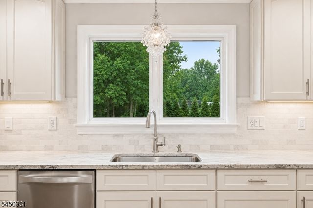 35 Mercier Pl, Berkeley Heights Twp., NJ 07922