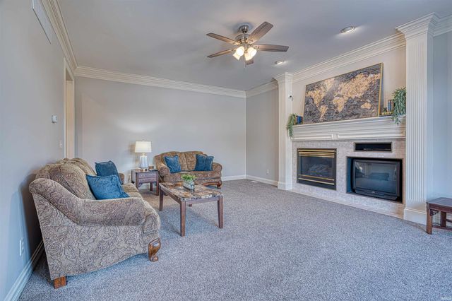 8244 Clearview Drive, Newburgh, IN 47630