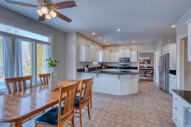 8244 Clearview Drive, Newburgh, IN 47630