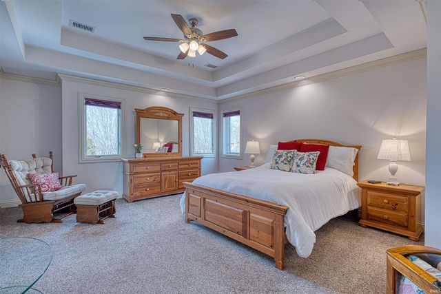 8244 Clearview Drive, Newburgh, IN 47630