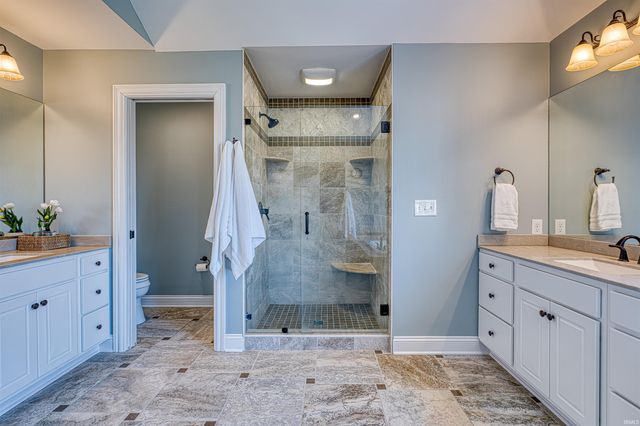 8244 Clearview Drive, Newburgh, IN 47630