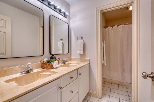 8244 Clearview Drive, Newburgh, IN 47630