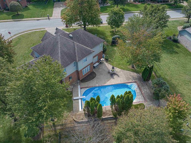 8244 Clearview Drive, Newburgh, IN 47630