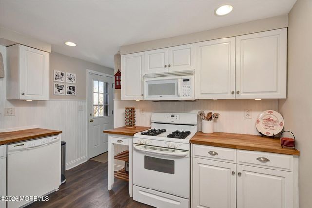 49 Helen Avenue, Freehold, NJ 07728