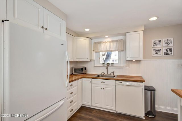 49 Helen Avenue, Freehold, NJ 07728