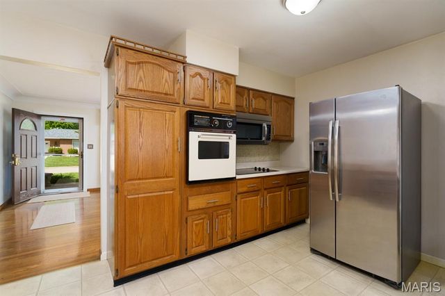 18 Cambridge Drive, Granite City, IL 62040