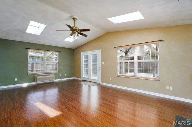 18 Cambridge Drive, Granite City, IL 62040