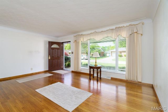 18 Cambridge Drive, Granite City, IL 62040