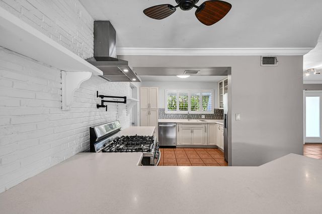 901 SE 12th Avenue, Deerfield Beach, FL 33441