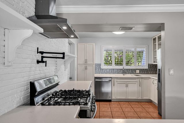 901 SE 12th Avenue, Deerfield Beach, FL 33441