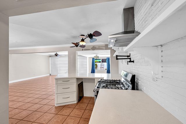 901 SE 12th Avenue, Deerfield Beach, FL 33441