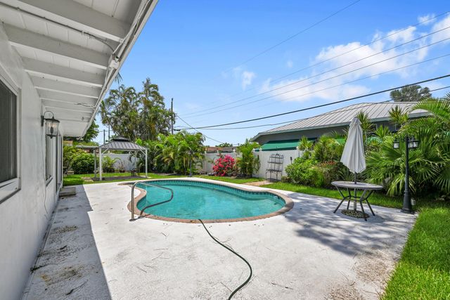 901 SE 12th Avenue, Deerfield Beach, FL 33441