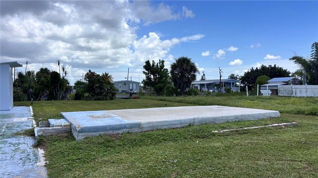 1305 KINGFISHER DRIVE, Englewood, FL 34224