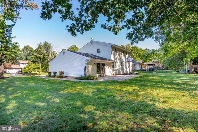 14 WOODMERE RD, North Brunswick, NJ 08902