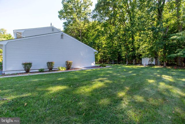 14 WOODMERE RD, North Brunswick, NJ 08902