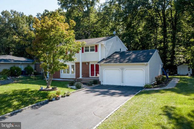 14 WOODMERE RD, North Brunswick, NJ 08902