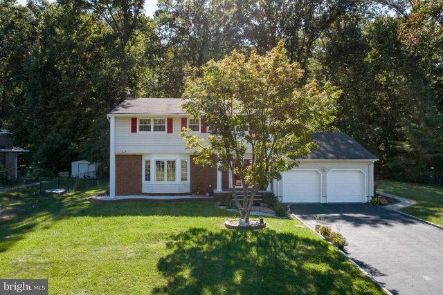 14 WOODMERE RD, North Brunswick, NJ 08902