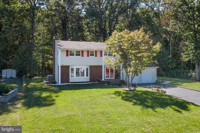 14 WOODMERE RD, North Brunswick, NJ 08902