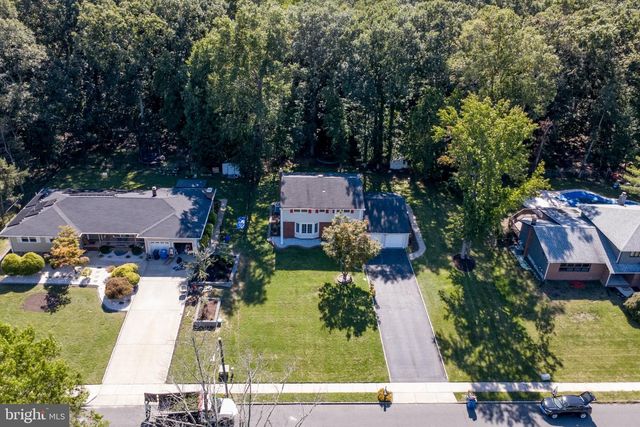 14 WOODMERE RD, North Brunswick, NJ 08902