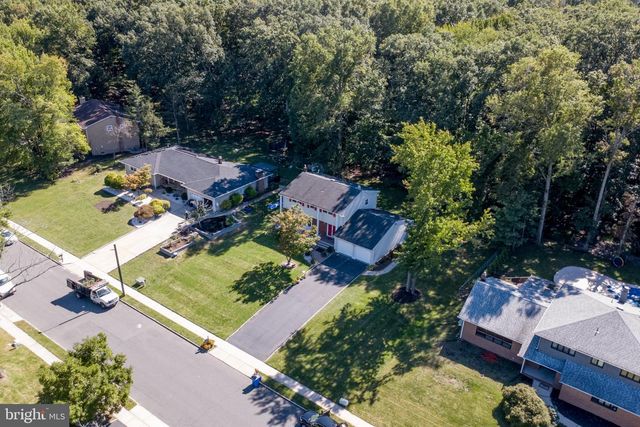 14 WOODMERE RD, North Brunswick, NJ 08902