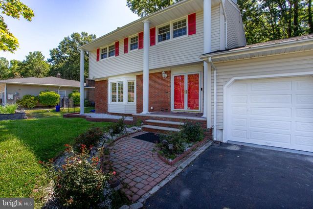 14 WOODMERE RD, North Brunswick, NJ 08902