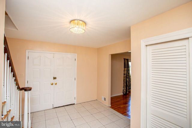 14 WOODMERE RD, North Brunswick, NJ 08902