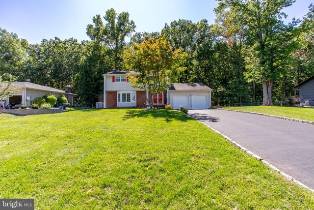 14 WOODMERE RD, North Brunswick, NJ 08902