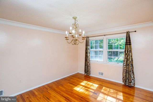 14 WOODMERE RD, North Brunswick, NJ 08902