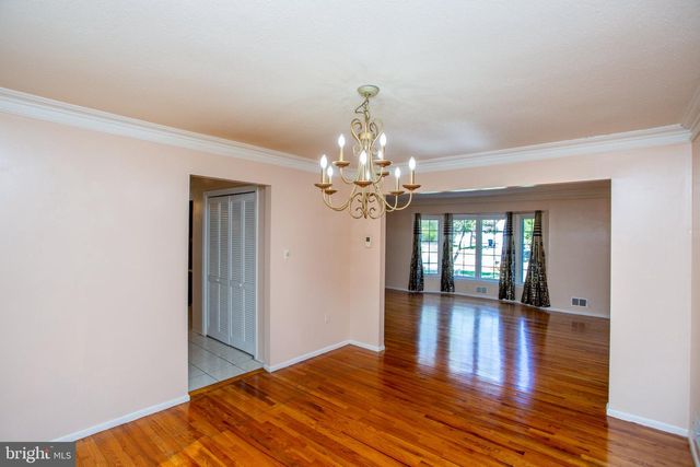 14 WOODMERE RD, North Brunswick, NJ 08902