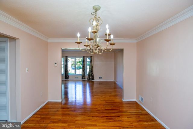 14 WOODMERE RD, North Brunswick, NJ 08902