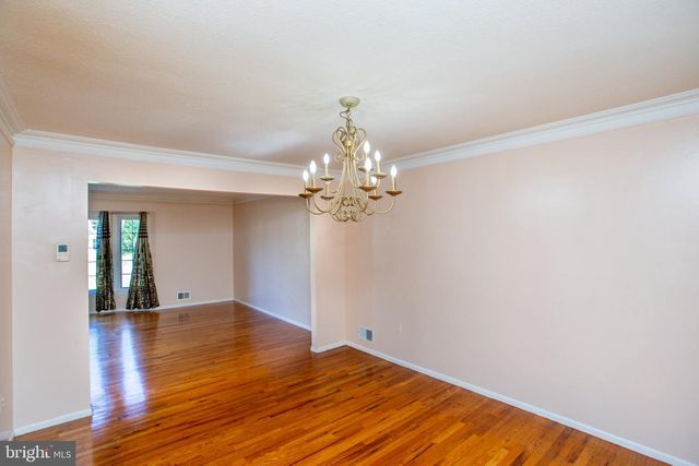 14 WOODMERE RD, North Brunswick, NJ 08902