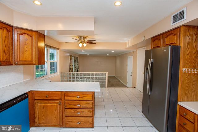 14 WOODMERE RD, North Brunswick, NJ 08902