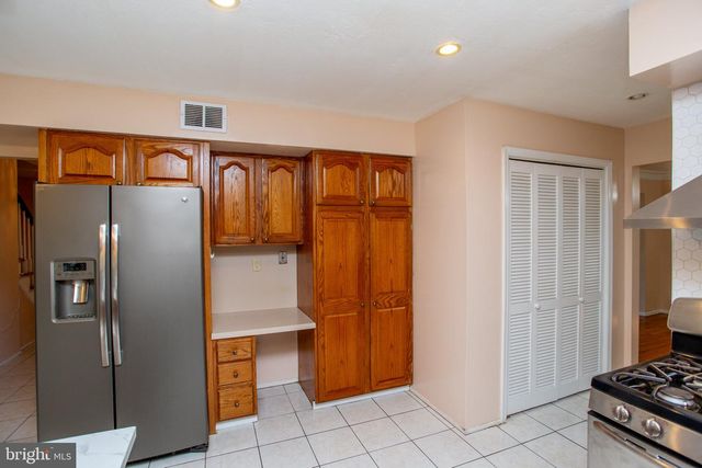 14 WOODMERE RD, North Brunswick, NJ 08902