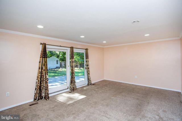 14 WOODMERE RD, North Brunswick, NJ 08902