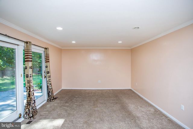 14 WOODMERE RD, North Brunswick, NJ 08902