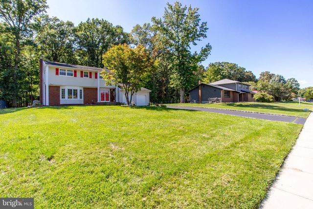 14 WOODMERE RD, North Brunswick, NJ 08902