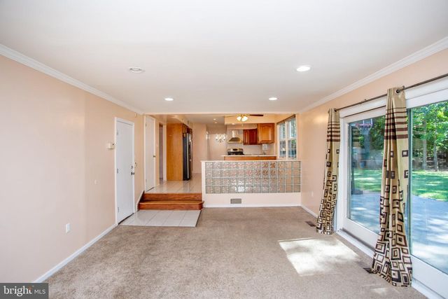 14 WOODMERE RD, North Brunswick, NJ 08902