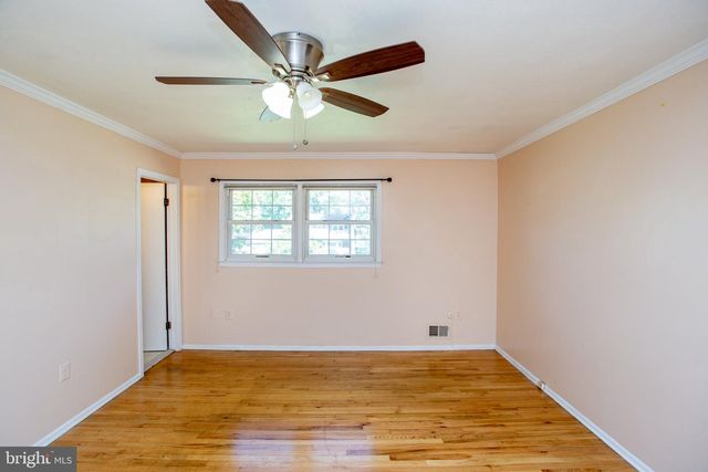 14 WOODMERE RD, North Brunswick, NJ 08902