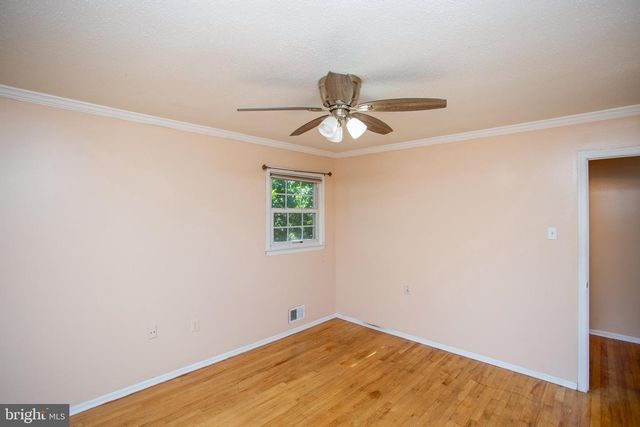 14 WOODMERE RD, North Brunswick, NJ 08902