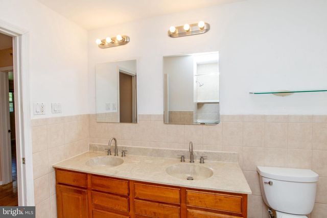 14 WOODMERE RD, North Brunswick, NJ 08902