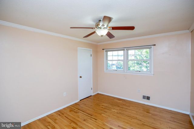 14 WOODMERE RD, North Brunswick, NJ 08902