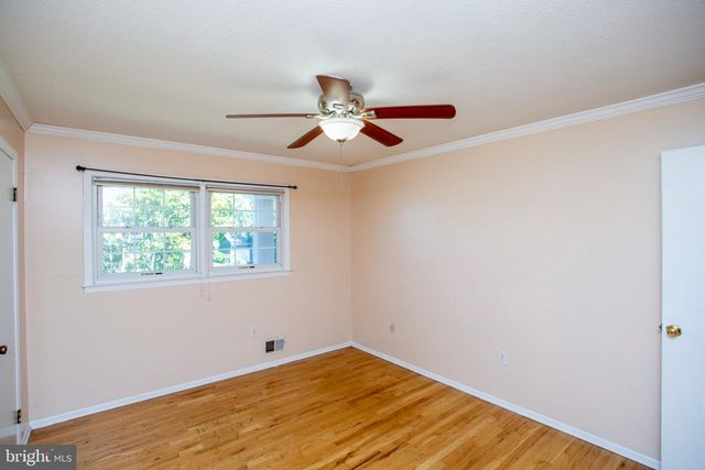 14 WOODMERE RD, North Brunswick, NJ 08902