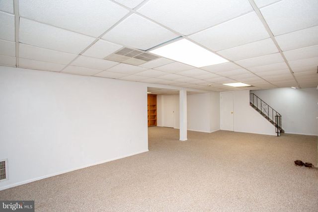 14 WOODMERE RD, North Brunswick, NJ 08902