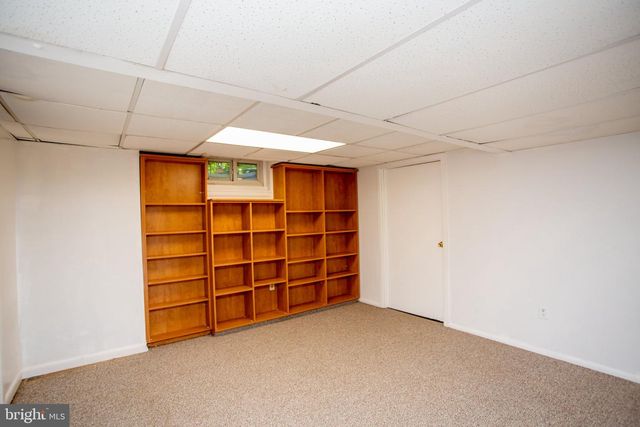 14 WOODMERE RD, North Brunswick, NJ 08902