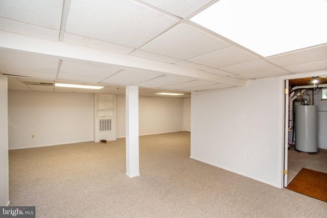 14 WOODMERE RD, North Brunswick, NJ 08902