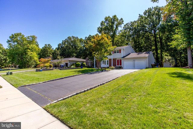 14 WOODMERE RD, North Brunswick, NJ 08902