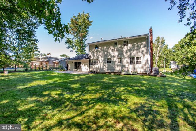 14 WOODMERE RD, North Brunswick, NJ 08902