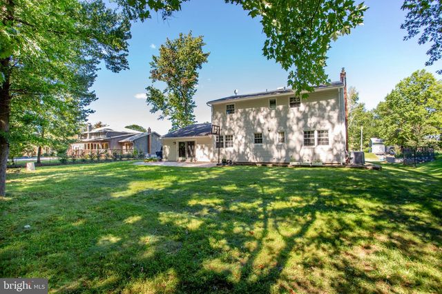 14 WOODMERE RD, North Brunswick, NJ 08902