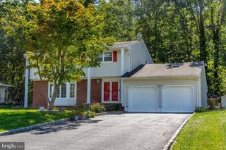 14 WOODMERE RD, North Brunswick, NJ 08902