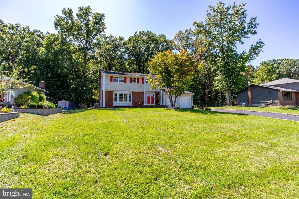 14 WOODMERE RD, NORTH BRUNSWICK, NJ 08902 — photo 4